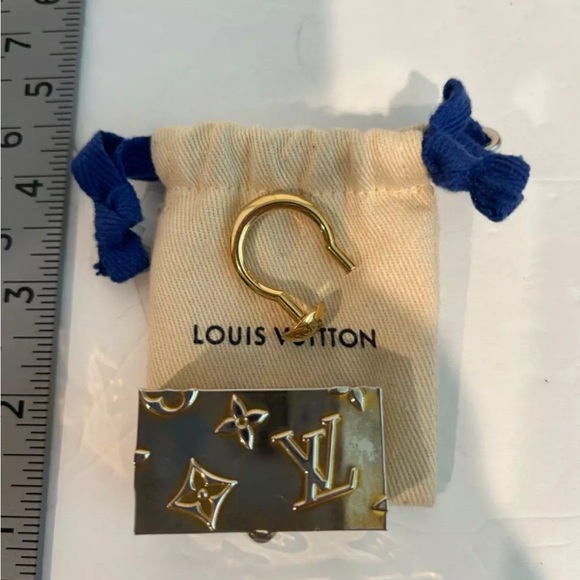 Louis Vuitton Berg Stud Ring - Picture 9 of 16